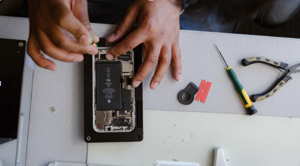 Price vs. Value: Navigating the Intricacies of iPhone Repair Services Costs in Waco 