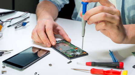 Qualities of Cell Phone Repair Shops in Ennis Texas Technicians