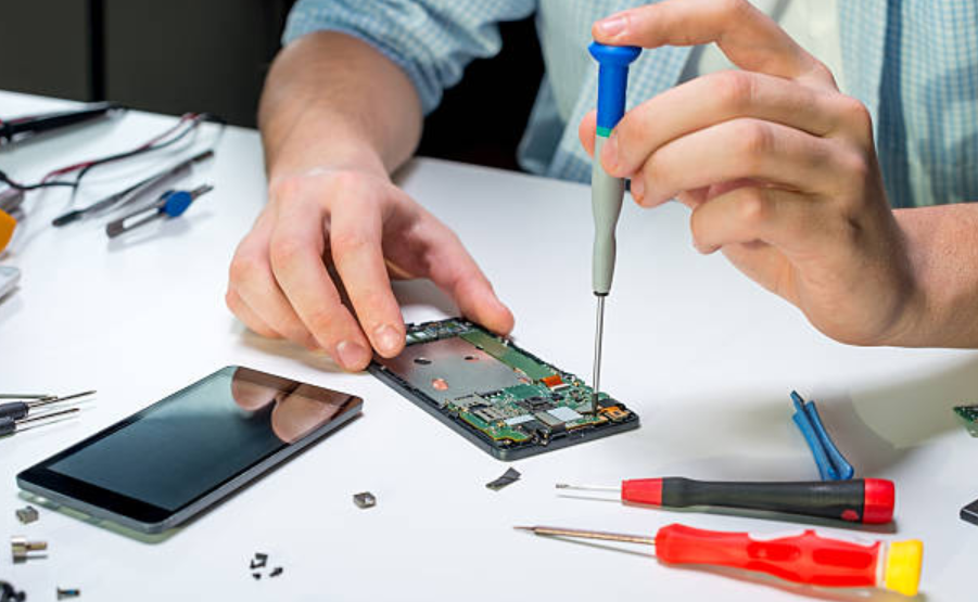 Qualities of Cell Phone Repair Shops in Ennis Texas Technicians
